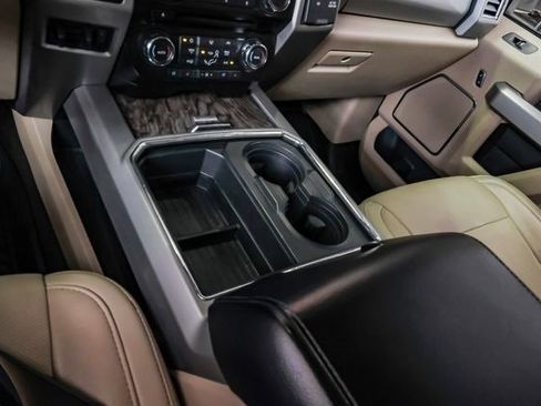 Used 2017 Ford F450 Lariat image 17