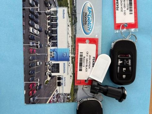 Used 2024 Honda CR-V Sport Touring image 4