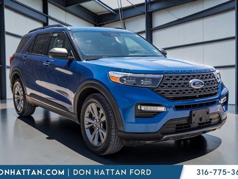 Used 2021 Ford Explorer XLT w/ Equipment Group 202A AWD/4WD image 31