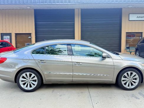 Used 2012 Volkswagen CC Sport image 11