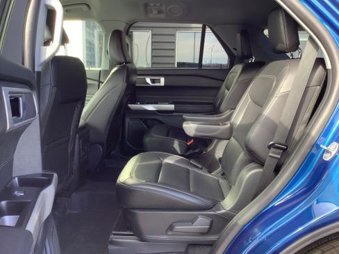 Certified 2023 Ford Explorer XLT w/ Equipment Group 202A AWD/4WD image 9