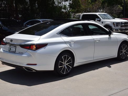 Used 2023 Lexus ES 350 w/ Premium Package FWD image 7