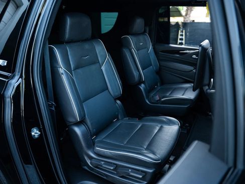 Used 2021 Cadillac Escalade ESV Sport AWD/4WD image 32