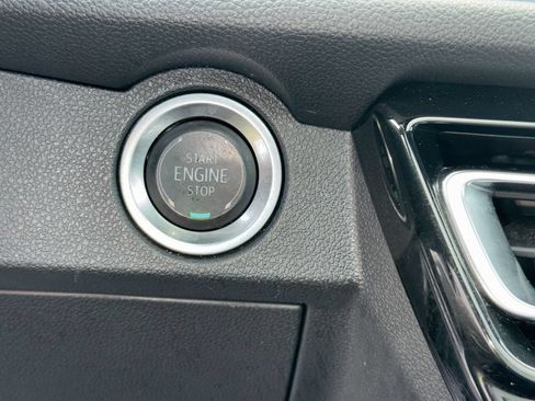 Used 2024 Chevrolet Traverse RS FWD image 22