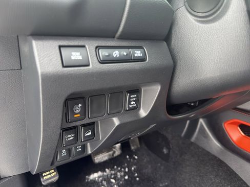 Used 2022 Nissan Frontier PRO-4X image 13