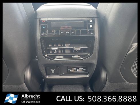 Used 2024 Jeep Grand Cherokee L Limited image 26