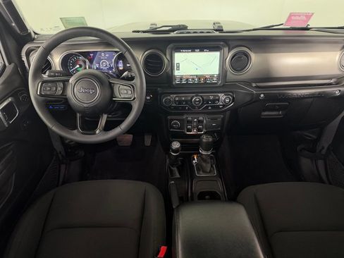 Used 2023 Jeep Wrangler Unlimited w/ Sun & Screen Package AWD/4WD image 13