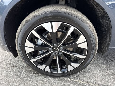 New 2026 Volvo XC60 B5 Plus w/ Protection Package Premier AWD/4WD image 9