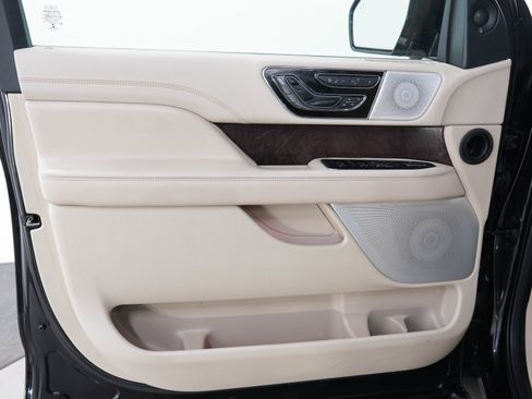 Used 2021 Lincoln Navigator L Reserve AWD/4WD image 22
