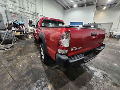 Used 2011 Toyota Tacoma 4x4 Regular Cab image 4