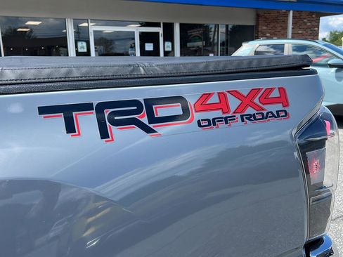 Used 2021 Toyota Tacoma TRD Off-Road AWD/4WD image 3