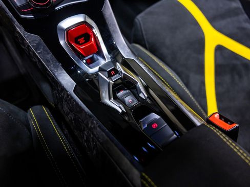 Used 2018 Lamborghini Huracan Performante image 45