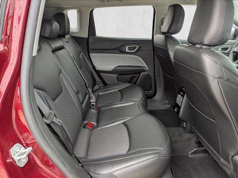 Used 2022 Jeep Compass Latitude image 18