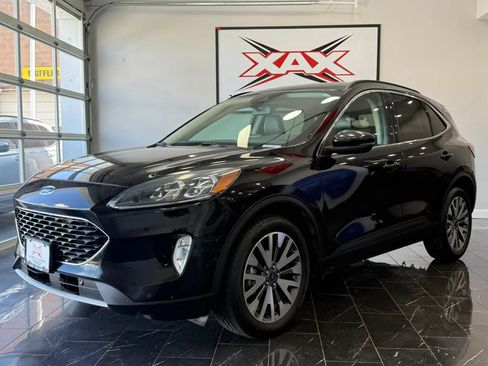 Used 2020 Ford Escape Titanium AWD/4WD image 3