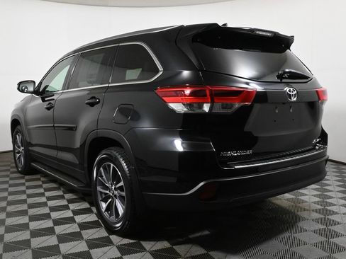 Used 2019 Toyota Highlander XLE image 5