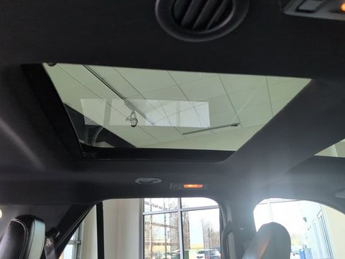 Used 2018 Ford Explorer Platinum image 45