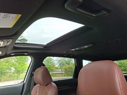 Used 2023 Kia Telluride EX w/ EX Captain's Chair Package FWD image 18