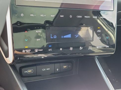 Used 2024 Hyundai Tucson Limited image 12