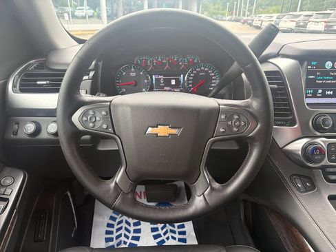 Certified 2020 Chevrolet Tahoe LT w/ Luxury Package AWD/4WD image 14