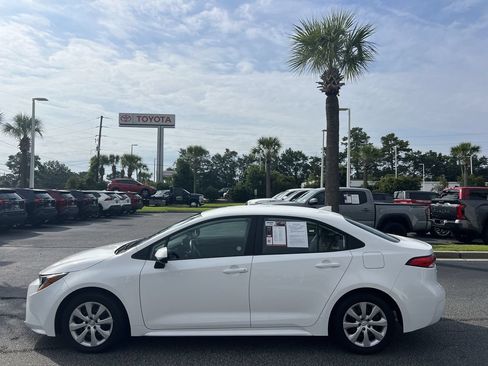 Used 2026 Toyota Corolla LE FWD image 7