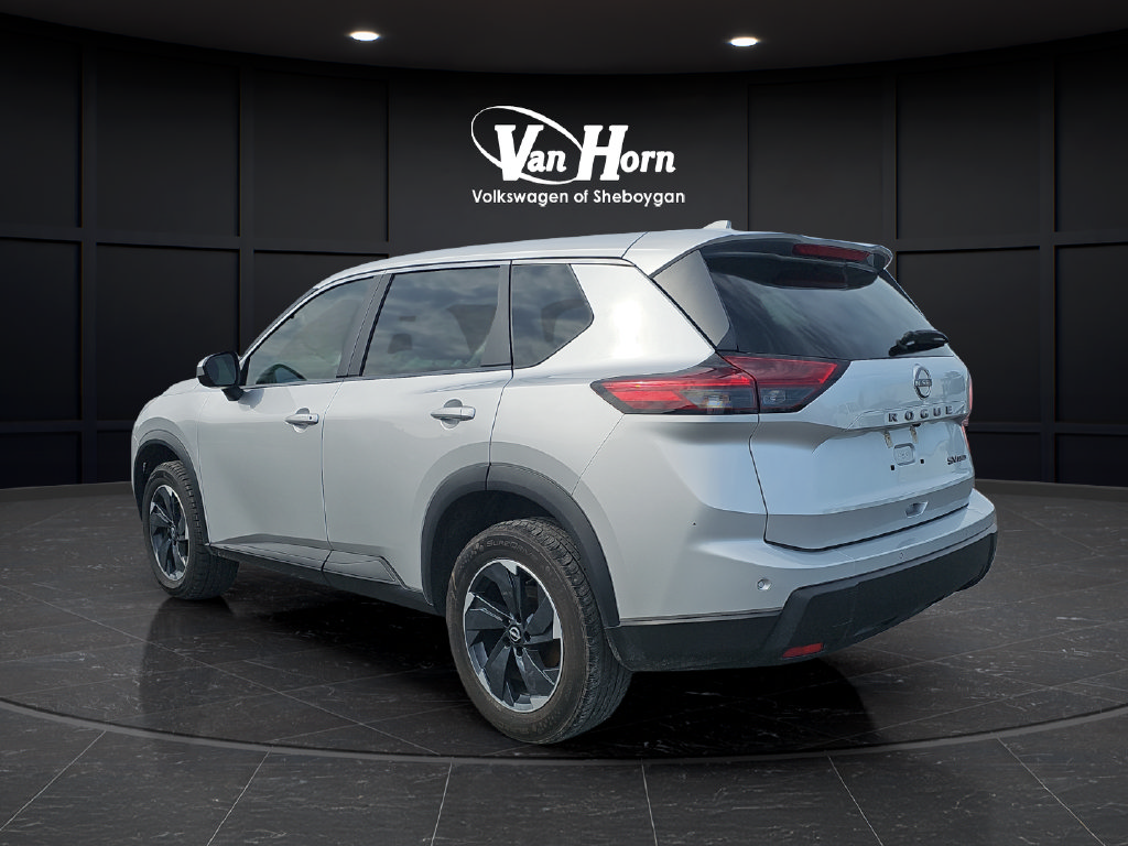 Used 2024 Nissan Rogue SV AWD/4WD image 5