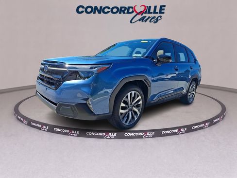 Certified 2025 Subaru Forester Touring AWD/4WD image 4