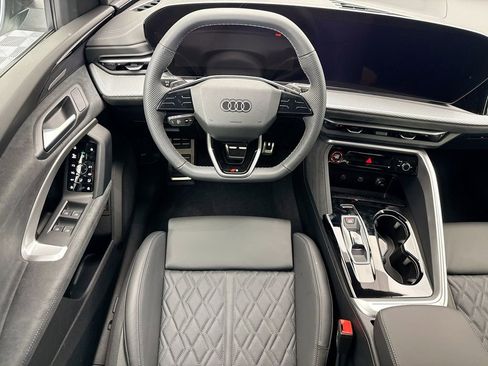 New 2025 Audi SQ5 Prestige image 10