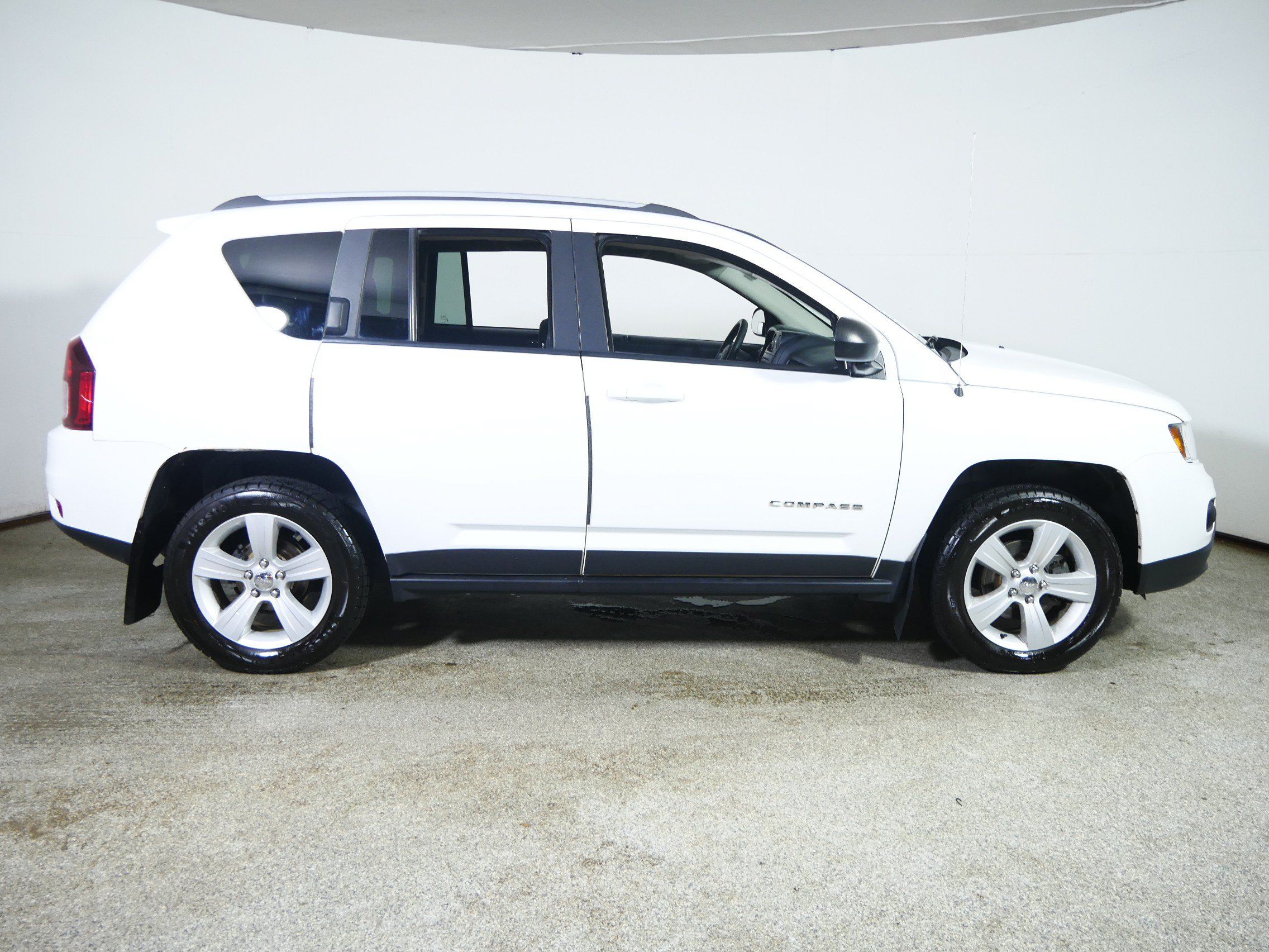 Used 2017 Jeep Compass Sport w/ Power Value Group AWD/4WD image 8