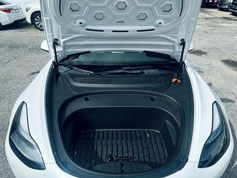 Used 2022 Tesla Model 3 Standard Range image 18