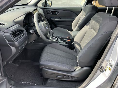 Used 2025 Subaru Forester Premium image 13