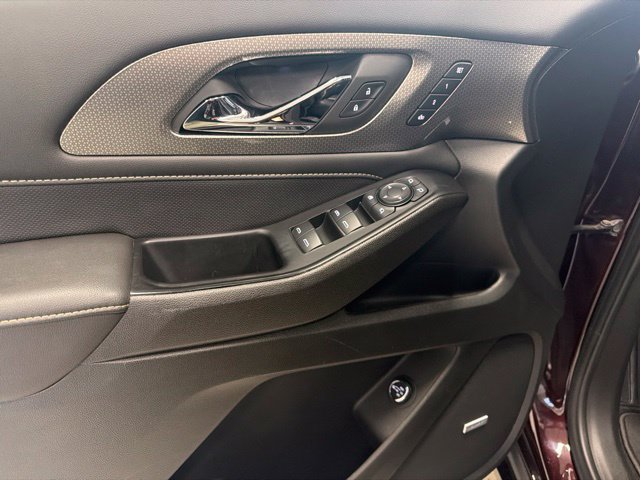 Used 2023 Chevrolet Traverse Premier AWD/4WD image 33