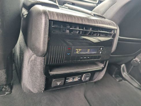 Used 2024 Jeep Wagoneer Series II w/ Flexible Seating Group RWD image 32