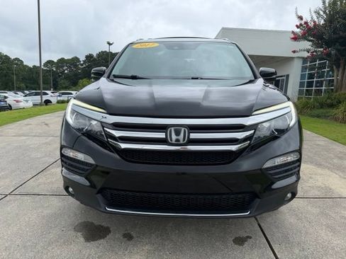 Used 2017 Honda Pilot Touring image 2