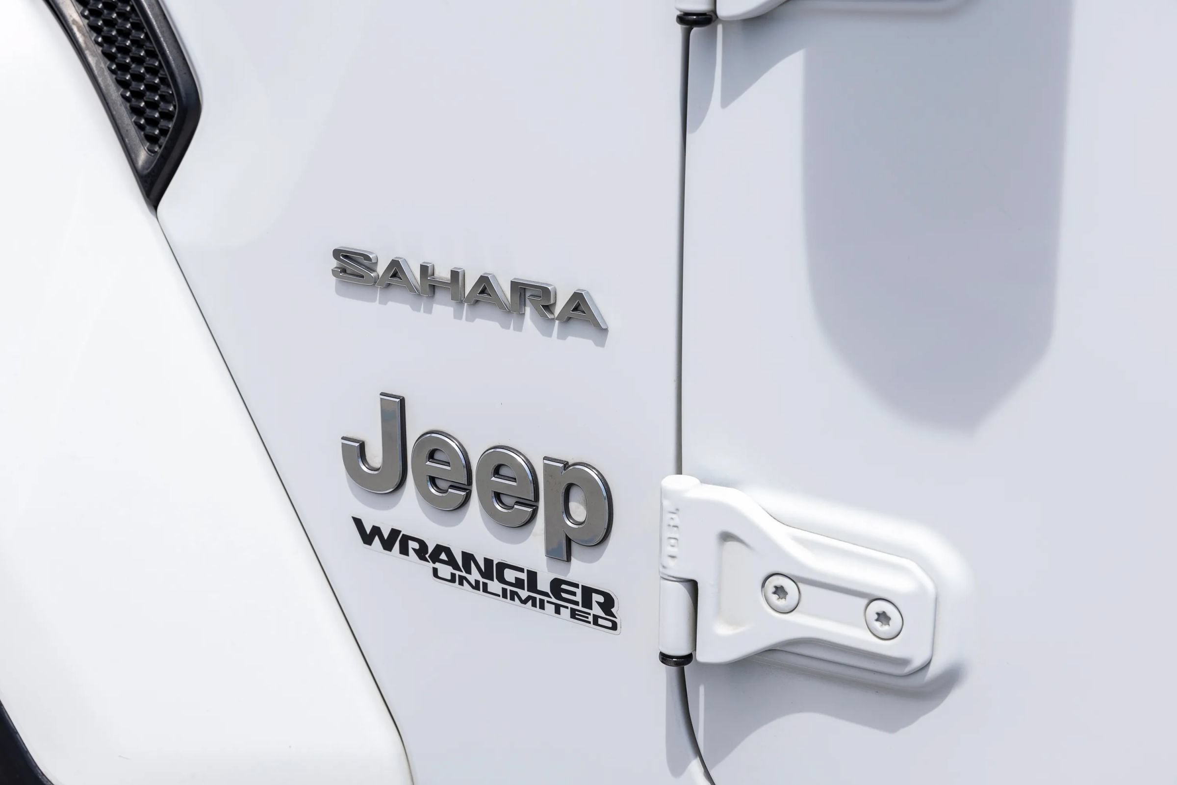 Used 2019 Jeep Wrangler Unlimited Sahara AWD/4WD image 11