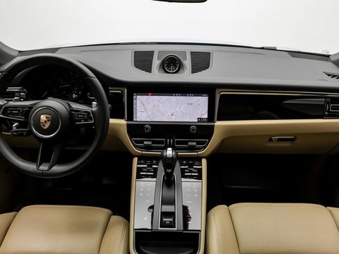 Used 2024 Porsche Macan AWD/4WD image 19