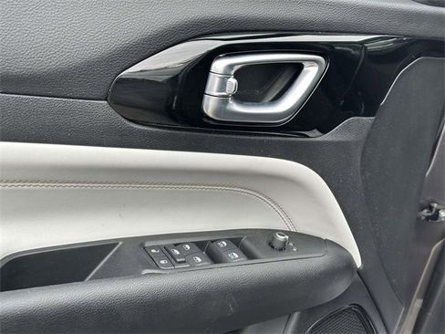 Certified 2022 Jeep Compass Limited image 15