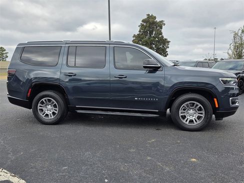 Used 2024 Jeep Wagoneer 4WD image 4