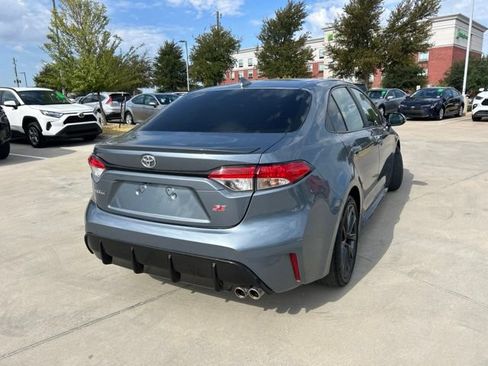 Used 2024 Toyota Corolla SE w/ SE Premium Package FWD image 3