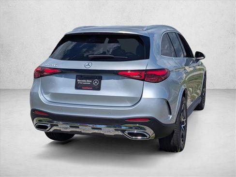 Used 2026 Mercedes-Benz GLC 300 image 2