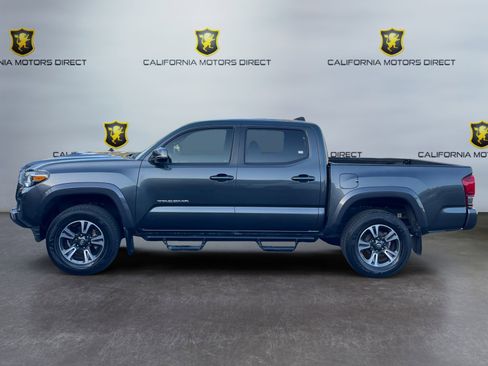 Used 2019 Toyota Tacoma TRD Sport w/ Technology Package image 2