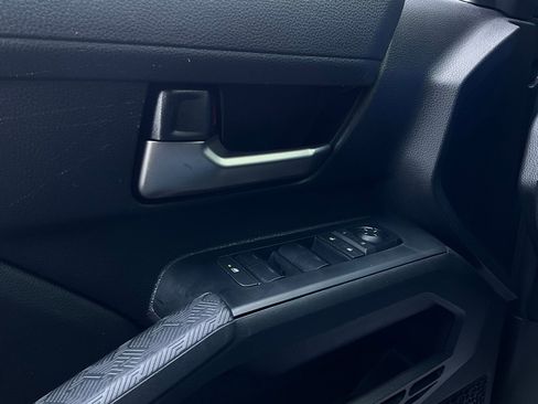 Used 2025 Toyota Tacoma TRD Off-Road image 19