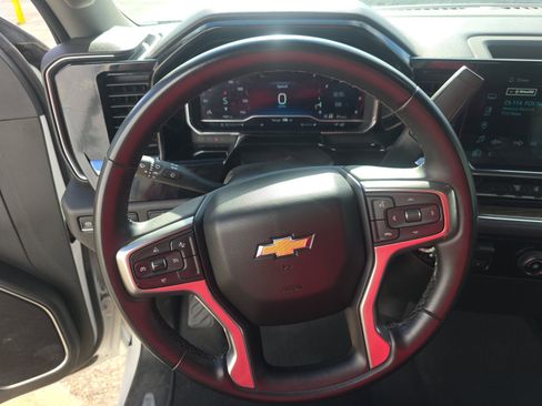 Used 2024 Chevrolet Silverado 2500 LT image 17