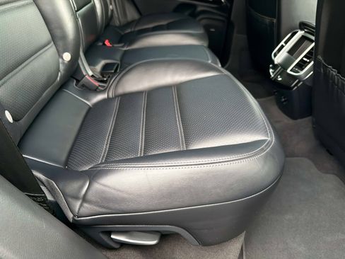 Used 2015 Porsche Cayenne Turbo AWD/4WD image 26