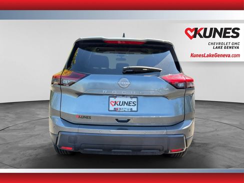 Used 2024 Nissan Rogue S FWD image 8