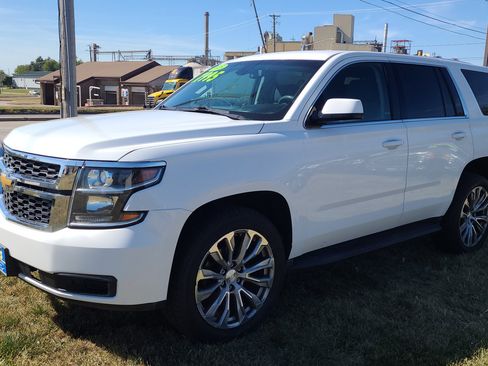 Used 2015 Chevrolet Tahoe 4WD image 2