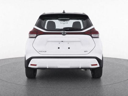 Used 2023 Nissan Kicks SR FWD image 7