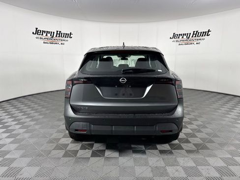 Used 2025 Nissan Kicks S image 9