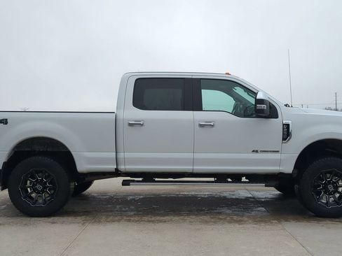 Used 2017 Ford F250 XLT w/ XLT Premium Package image 8