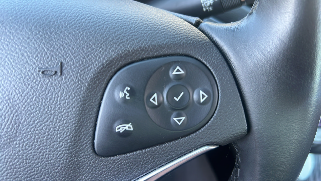 Used 2019 Chevrolet Impala LT FWD image 35