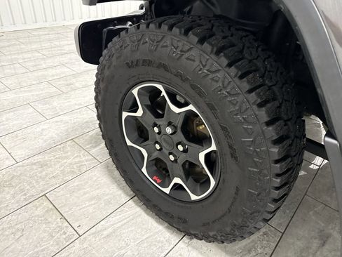 Used 2020 Jeep Gladiator Overland AWD/4WD image 34